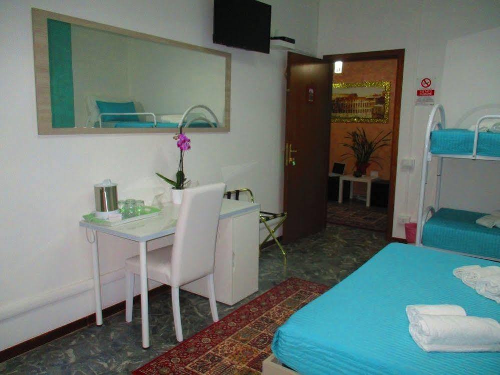 Maxim Rooms Roma Esterno foto