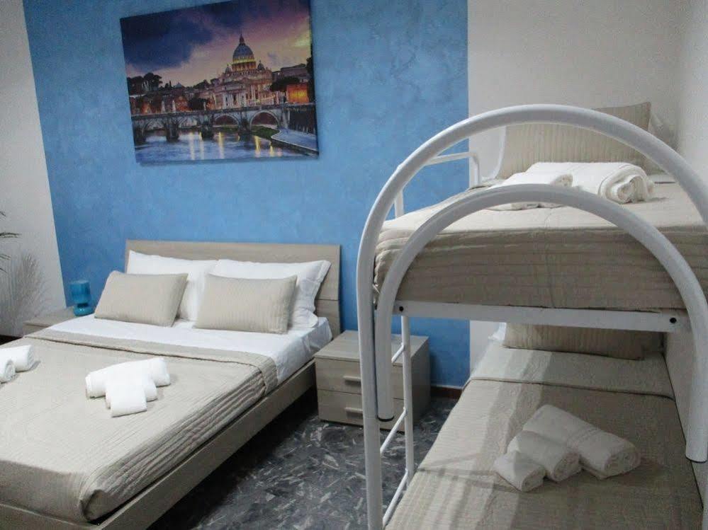 Maxim Rooms Roma Esterno foto
