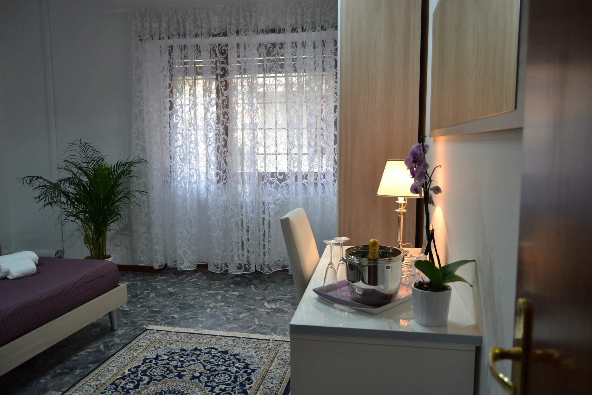 Maxim Rooms Roma Esterno foto